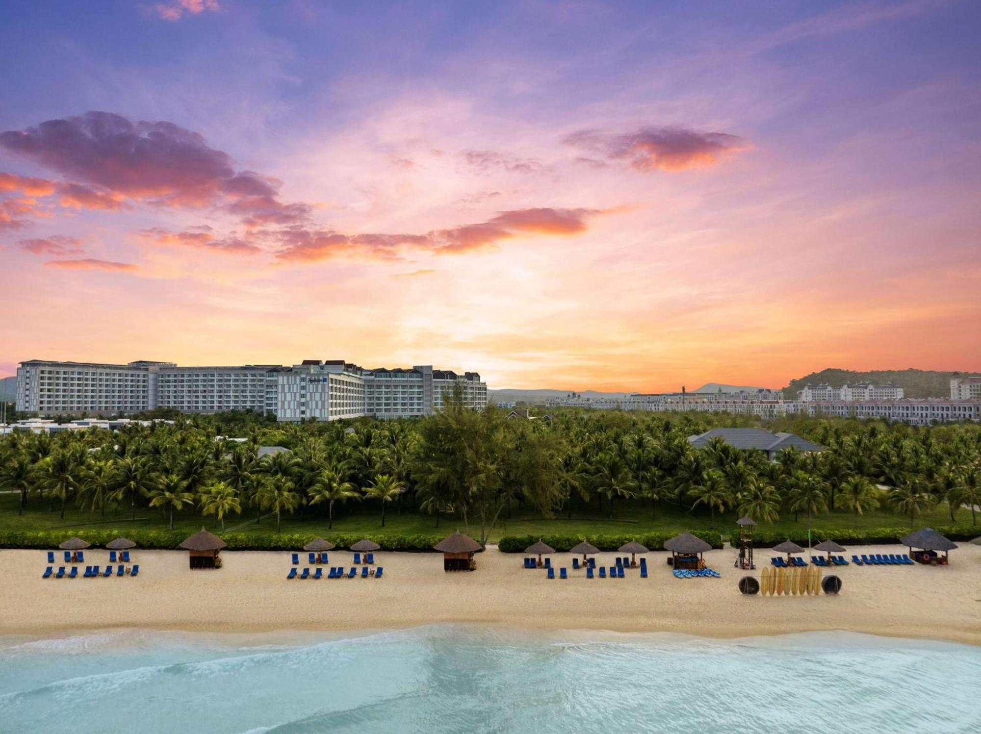 Radisson Blu Resort Phu Quoc Dış mekan fotoğraf Hard Rock Hotel at Sentosa
